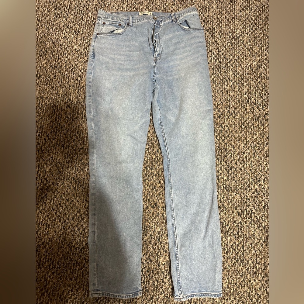Abercrombie ‘90s Slim Straight Ultra High Rise Jeans